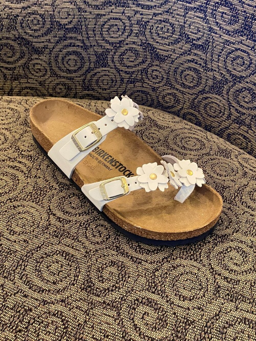 Birkenstock - Mayari Flowers White - Multiple Sizes (NEW W/ TAGS)